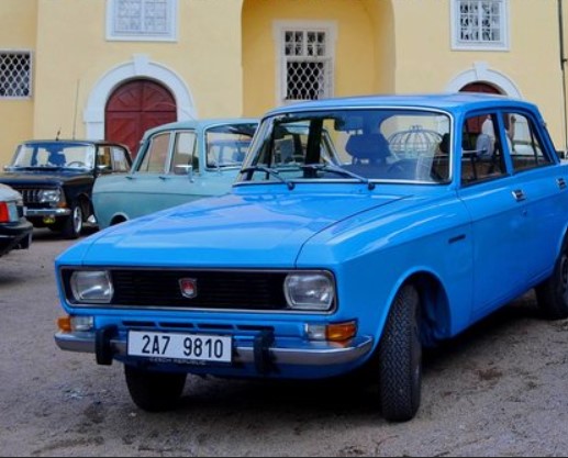 Sraz veteránů značky moskvič